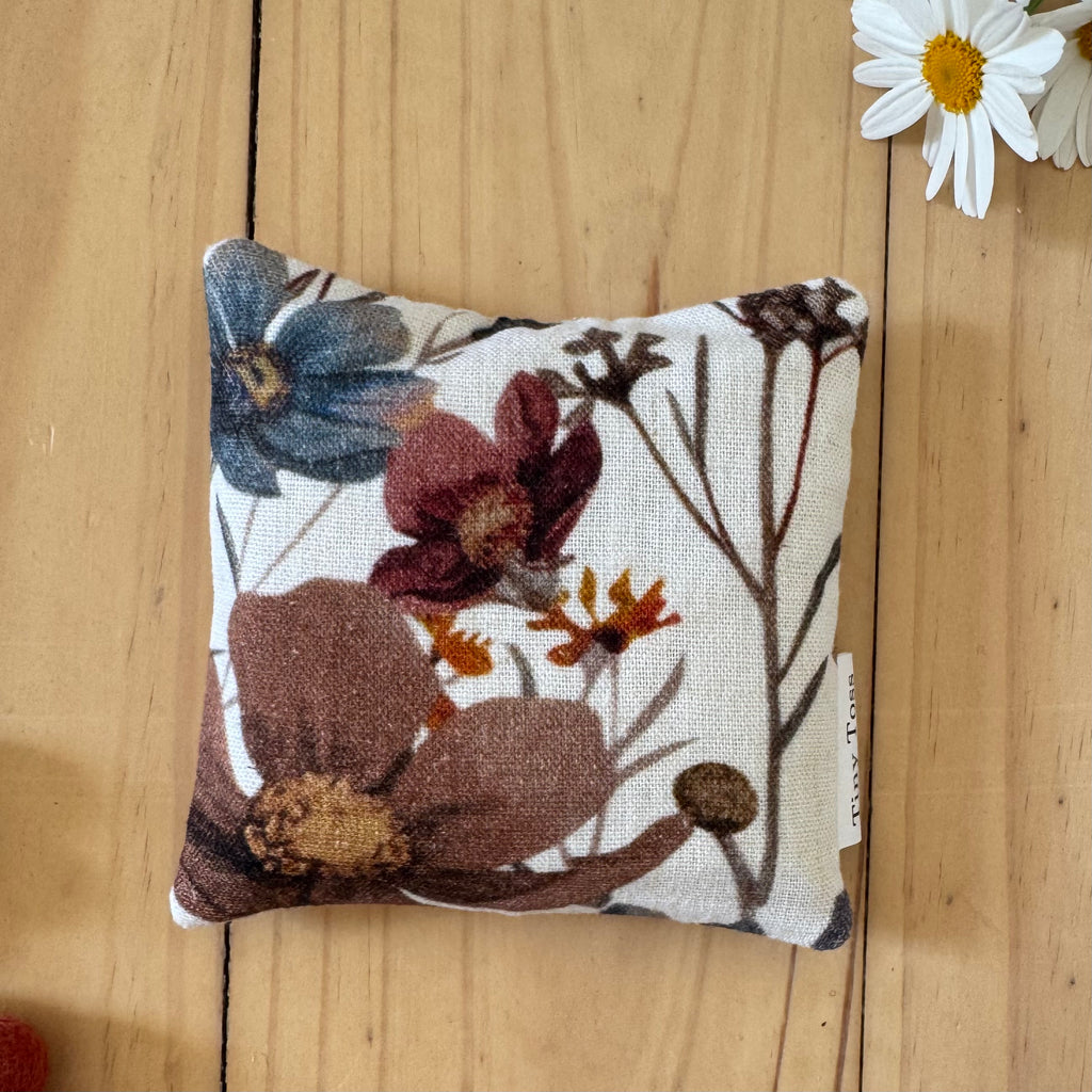 Tiny Toss x Little Wild Green Sensory Sandbag